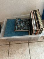 Box mit Schallplatten,Klassik, Schlager,Kindergeschichten Nordrhein-Westfalen - Sundern (Sauerland) Vorschau