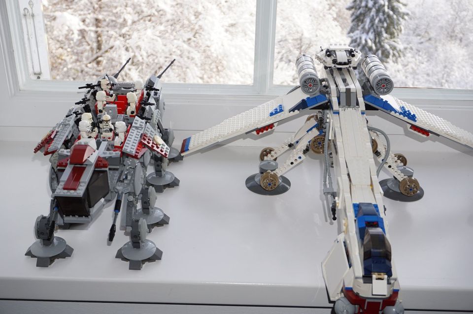 LEGO Star Wars 10195 Republic Dropship mit AT-OT Walker in München