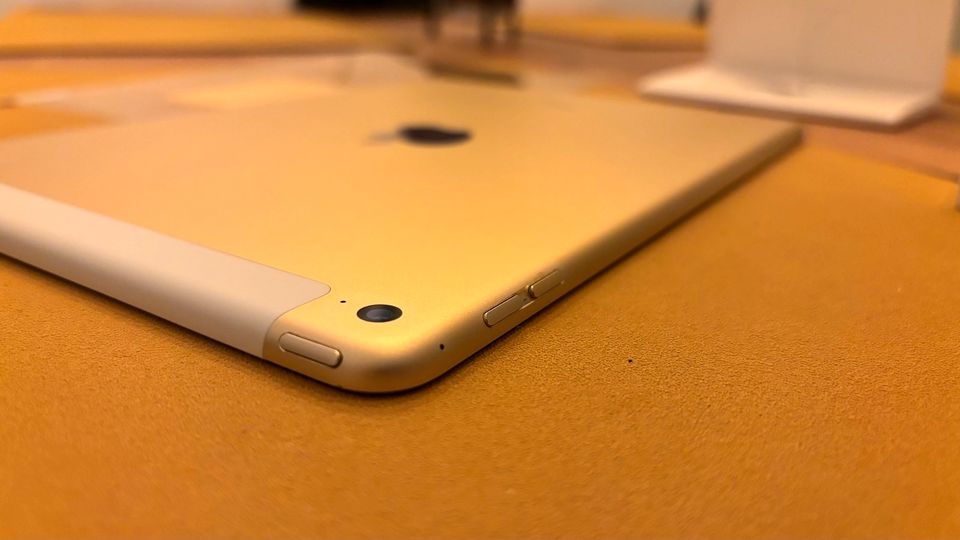 Apple iPad Air2 gold 16GB+Cellular in Hamburg