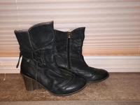 2 paar Schuhe von Waschbär-Laden Größe 40 und Größe 42 Niedersachsen - Göttingen Vorschau