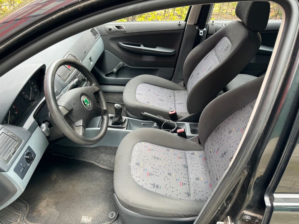 Skoda Fabia 1.4 Comfort 5-Türig TÜV NEU 04/2026 in Hamburg