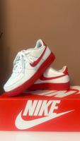 Nike eeiß/rot West - Zeilsheim Vorschau