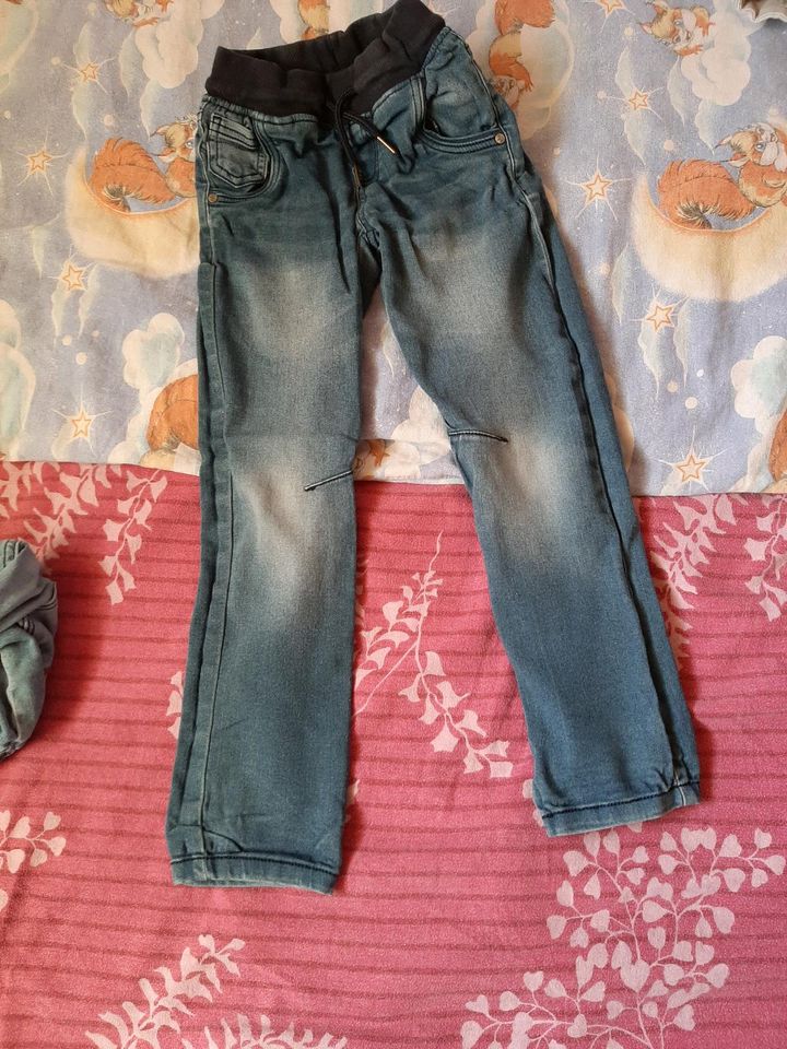 Jungs Hosen gr.134 - 140 je 2,50 Euro in Dingolfing