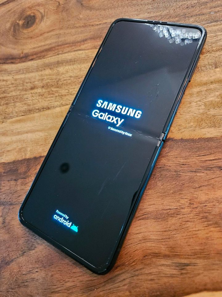 Samsung Galaxy Z Flip3 5G in Iserlohn