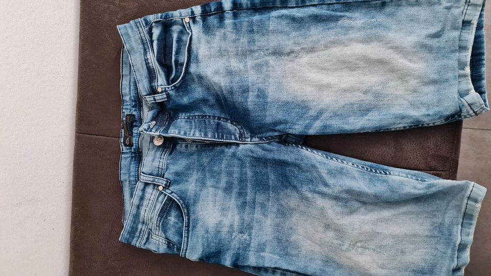 Herren Hosen , kurze Jeans Hosen in Duisburg