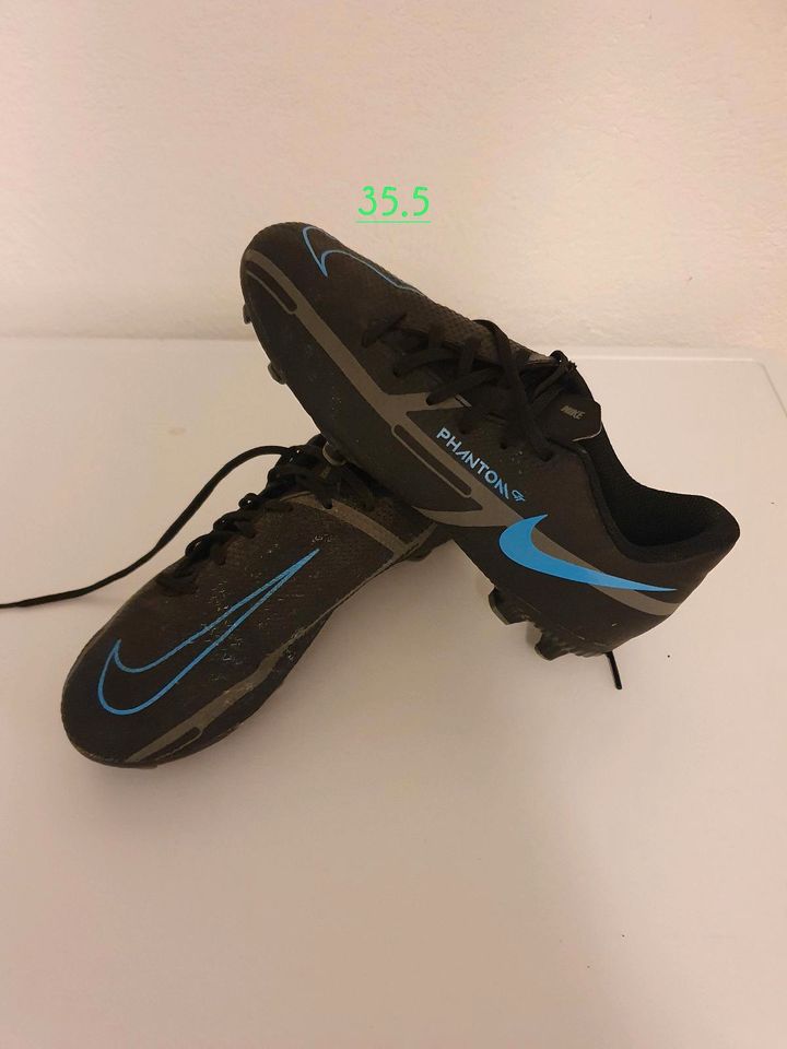 Fussball Schuhe gr.35.5 in Balgheim