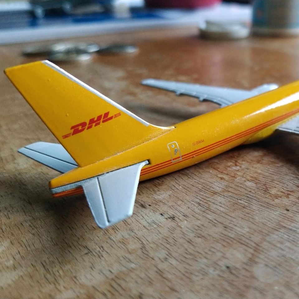 DHL - B757 - G-BIKM - Metall in Aachen