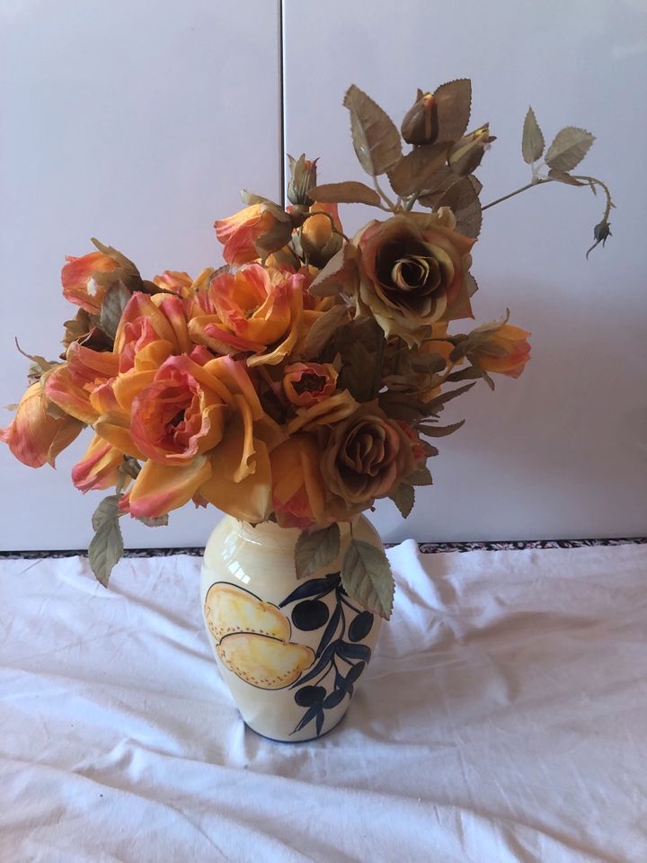 Vase mit Blumen in Rostock