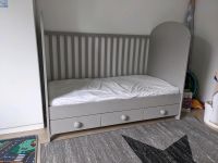 Ikea Baby-/ -Kinderbett GONATT mit Schubfach, grau Niedersachsen - Langenhagen Vorschau