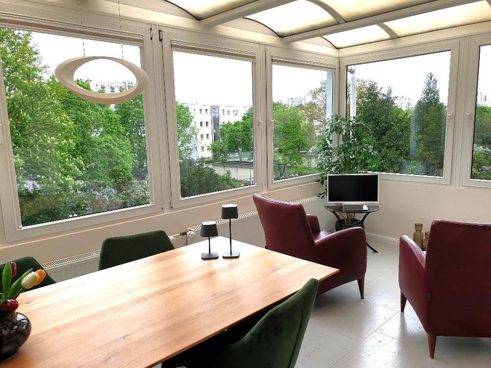 TOP-Zustand, bezugsfreie 4-Zimmer-Eigentumswohnung, ca. 93 m², 2.OG, Wintergarten, Gartenanteil in Berlin