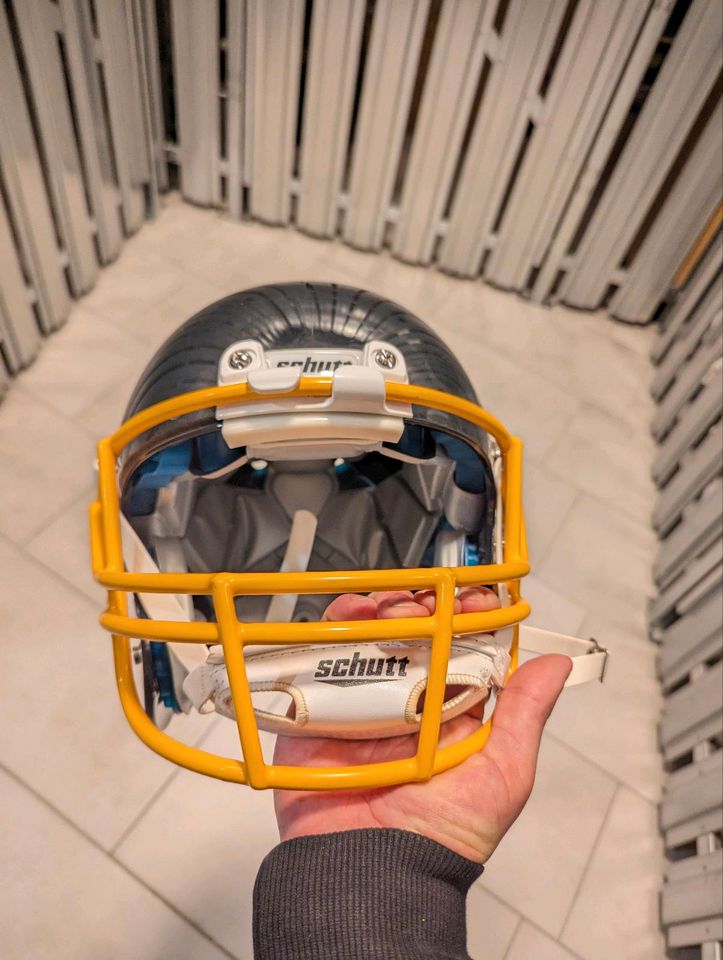 Schutt Air XP Pro Football Helm / Größe L in Schongau