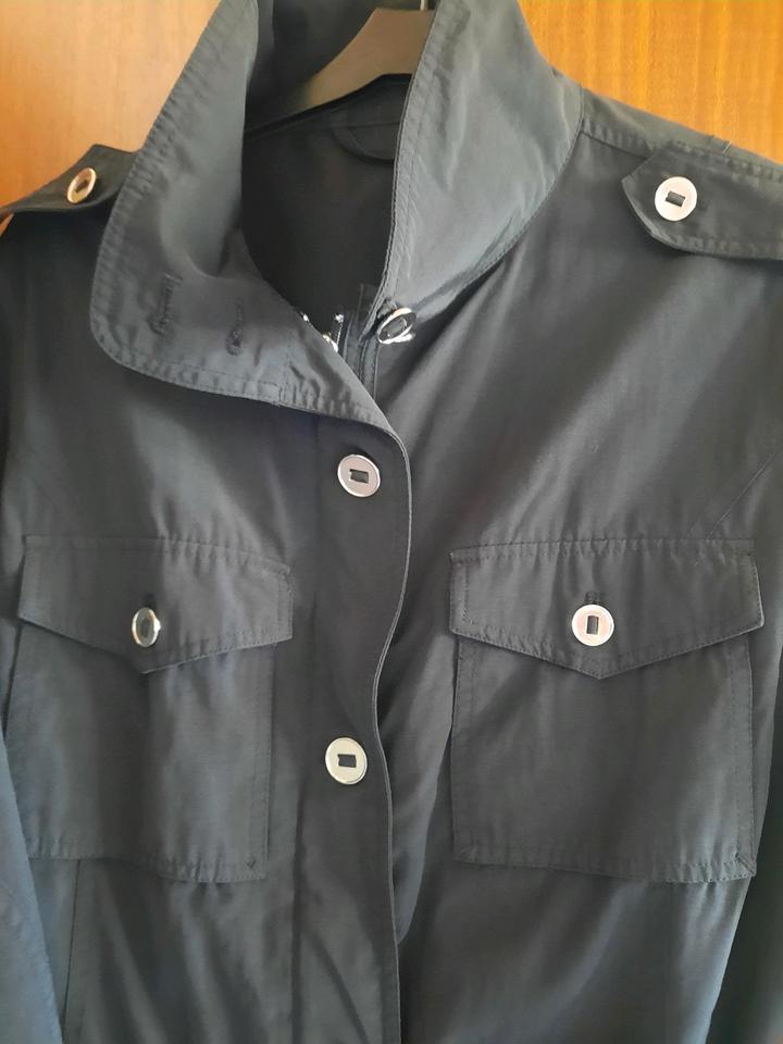 Schwarze Sommerjacke / dünne Jacke Gr. XL / 42 wasserabweisend in Preetz