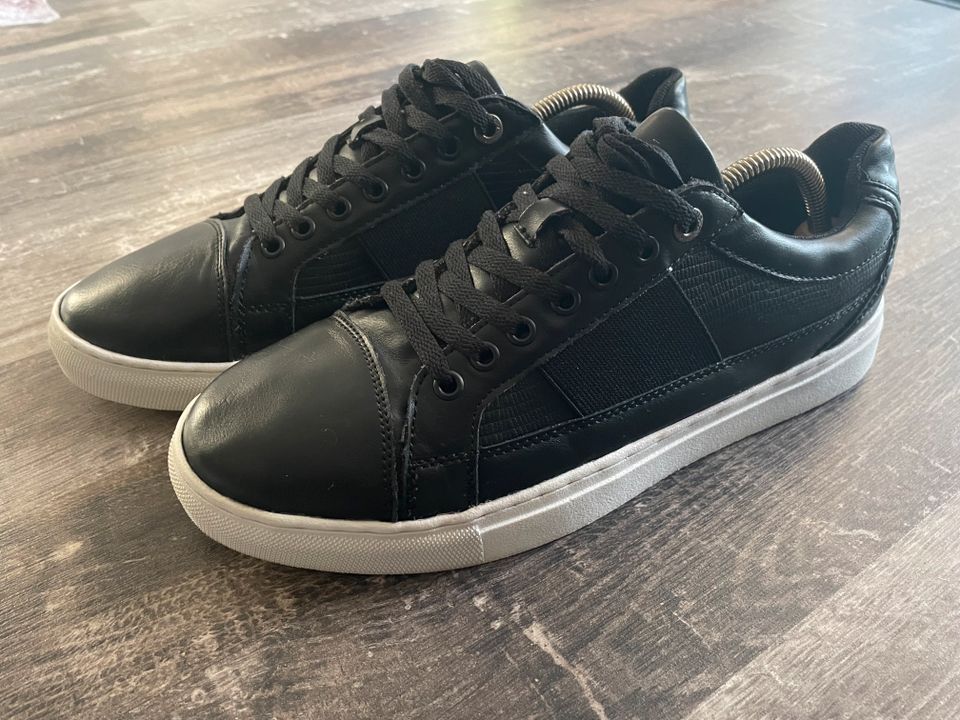 Memphis One Sneaker Gr.: 43 schwarz in Rüsselsheim