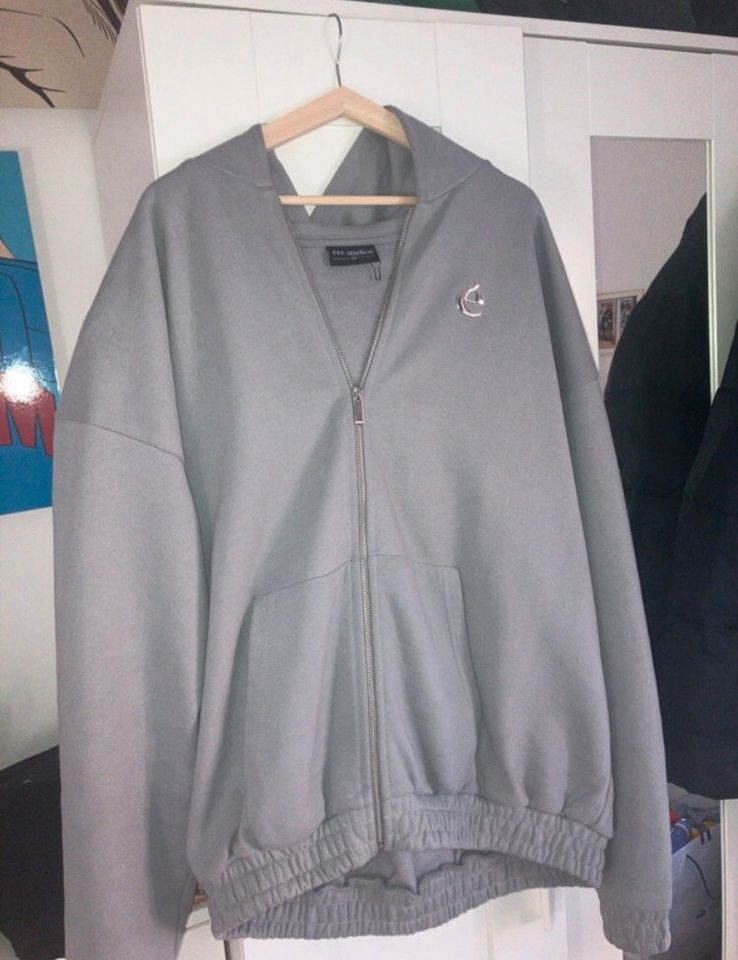 Ere Studios Kapuzenjacke / Zip-Hoodie in Berlin