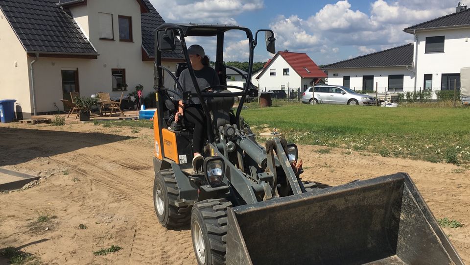 Minibagger mieten, Radlader mieten, Schachtarbeiten in Biesenthal