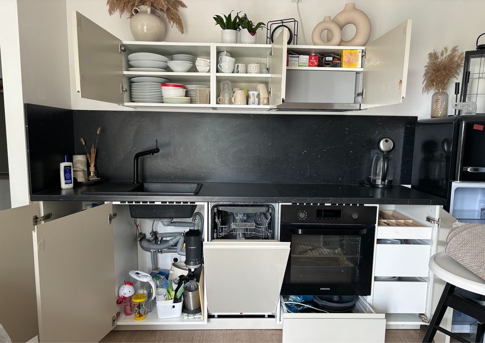 Einbauküche Küchenzeile inkl. Elektrogeräte & Kühlschrank in Berlin