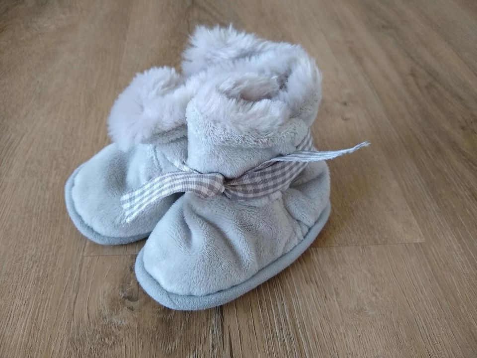 Lauflernschuhe NEU Little White Company gefüttert grau 18-24 in Eppertshausen