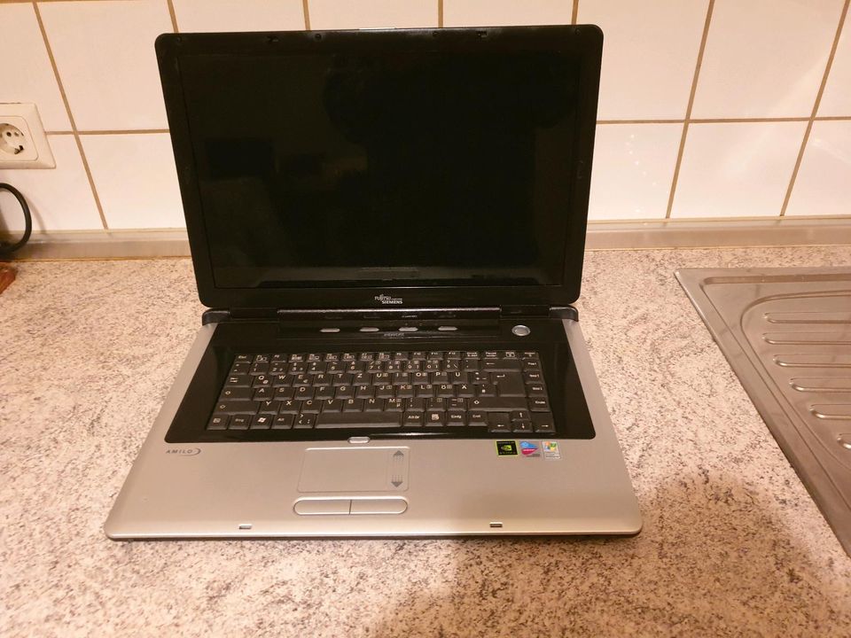 Fujitsu Siemens Notebook FSC Amilo M3438G in Hamburg