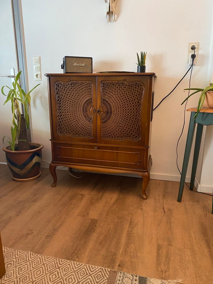 Vintage Antik Phonomöbel Kommode Wiener Geflecht Chippendale in Detmold