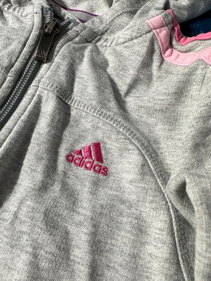 Adidas Sweatjacke 110 in Nauen