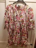 Süße geblümte Tunika Bluse Janis 42/XL Boho Blumen Sommer Baumwol Bayern - Bamberg Vorschau