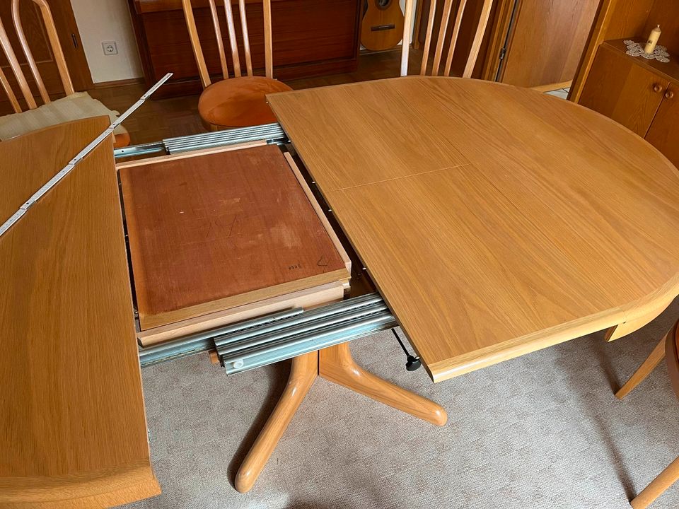 Haushaltsauflösung!  Esstisch, Tisch, rund, ausziehbar + 6 Stühle in Ober-Mörlen