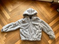 BERSHKA kuschelige Jacke Größe XS Hessen - Neu-Isenburg Vorschau