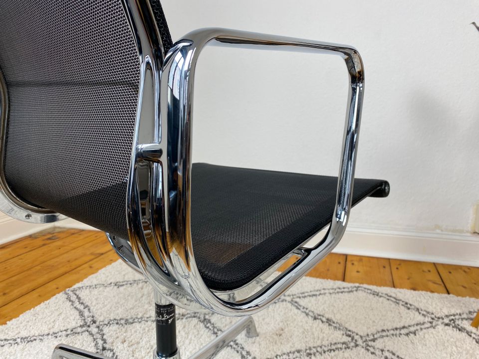 1/3 Eames Aluminium Chair EA 108 Vitra Bürostuhl Mesh schwarz in Wuppertal