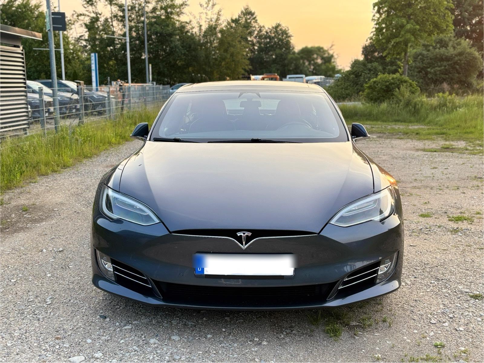 Abbildung des Autos Tesla Model S 75D Free S…