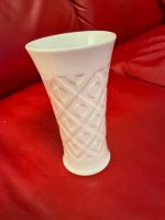 Vintage Porzellan Vase. weiß „ Alboth& Kaiser 14 cm Nordrhein-Westfalen - Bergheim Vorschau
