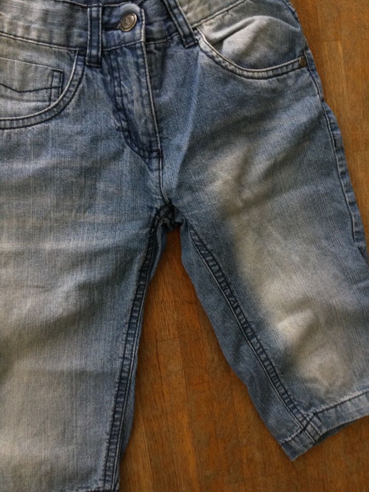 2 kurze Jeans Hosen Paket Hosenpaket Jorts Sommerhosen in Berlin