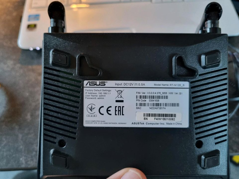 ASUS RT-N12E_B WLAN Router in Immenstadt