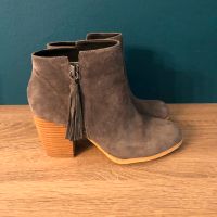 PIER ONE Stiefeletten Ankle Boots Gr. 37 grau Wildleder München - Untergiesing-Harlaching Vorschau