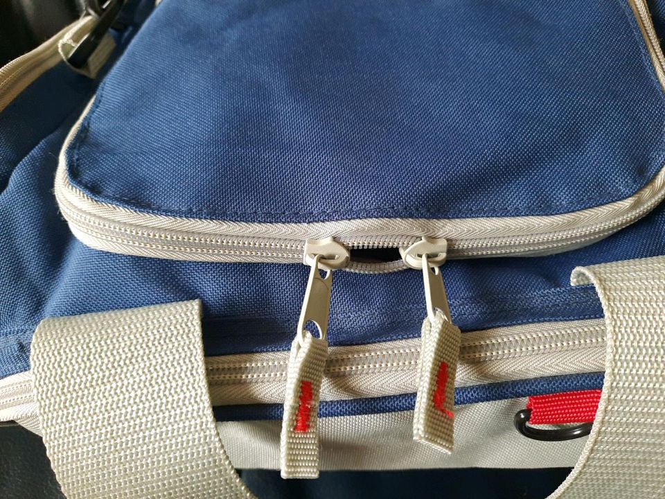 Kleine Reisetasche ( Weekender) blau/ grau, viele Einzelfächer in Schwerin