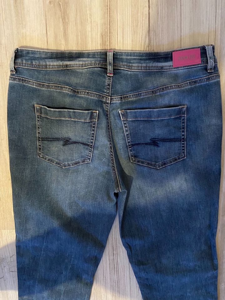 Damenjeans Street One, Gr. 30/32, Style Jane in Melle