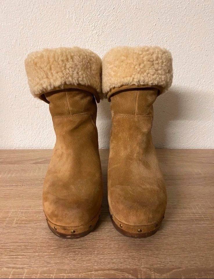 Ugg Clogs Stiefeletten wie Neu in Großostheim