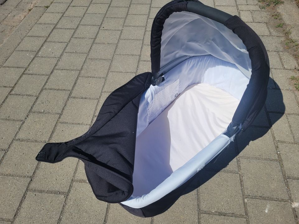 Britax B-Motion Buggy und Babyschale * klappbar* in Mannheim