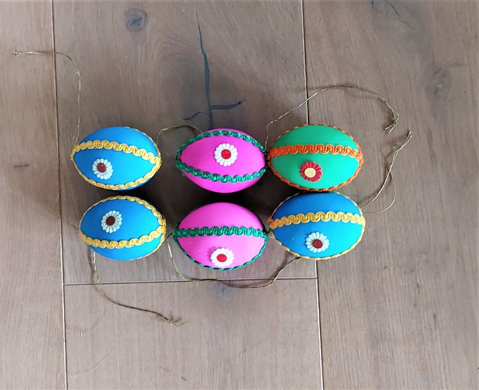6 bunte Eier Ostereier Kunststoff mit Spitzenborte Osterdeko in Geldern