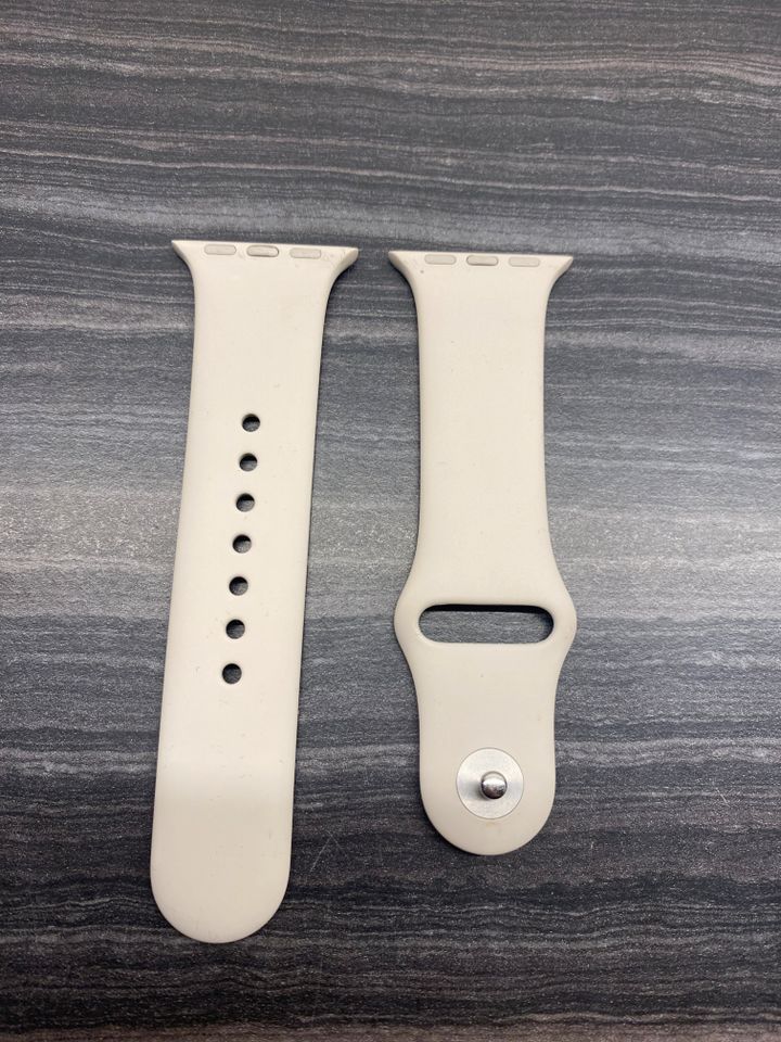 Apple Watch Series 8 - 41mm mit Zubehör in Amberg