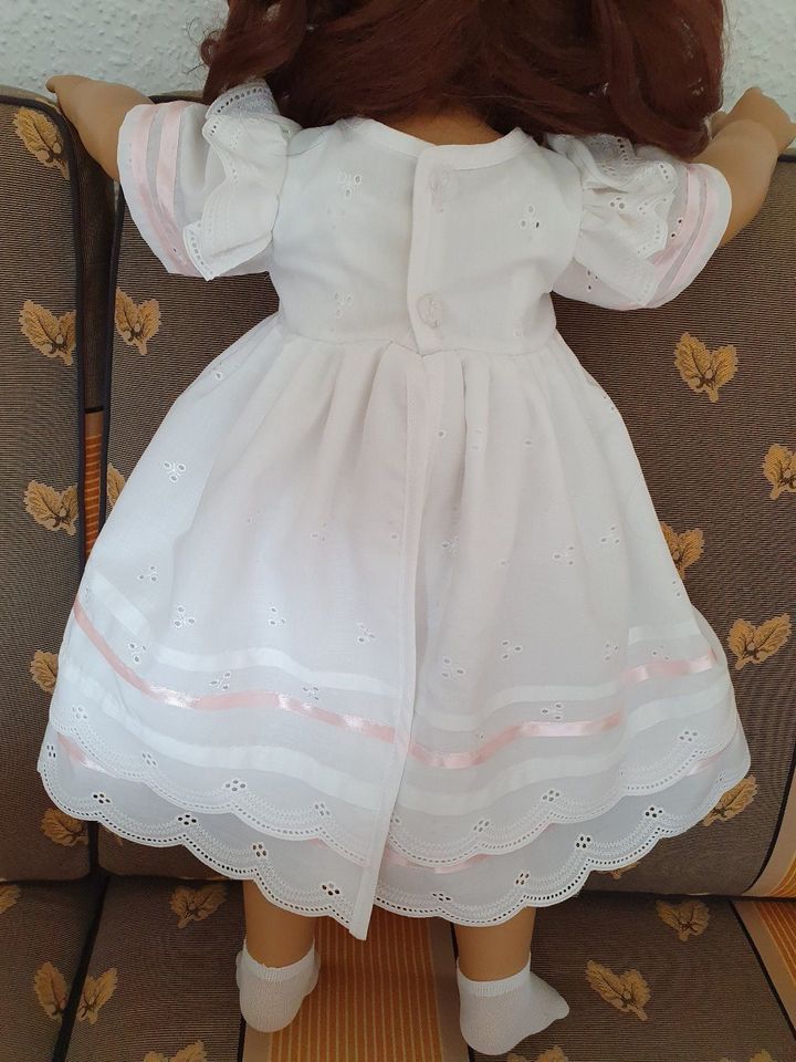 Annette Himstedt Puppe „Liliane“, mit einem neuw. Zusatzkleid in Altena