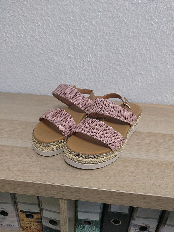 Frauen Schuhe in Sarstedt