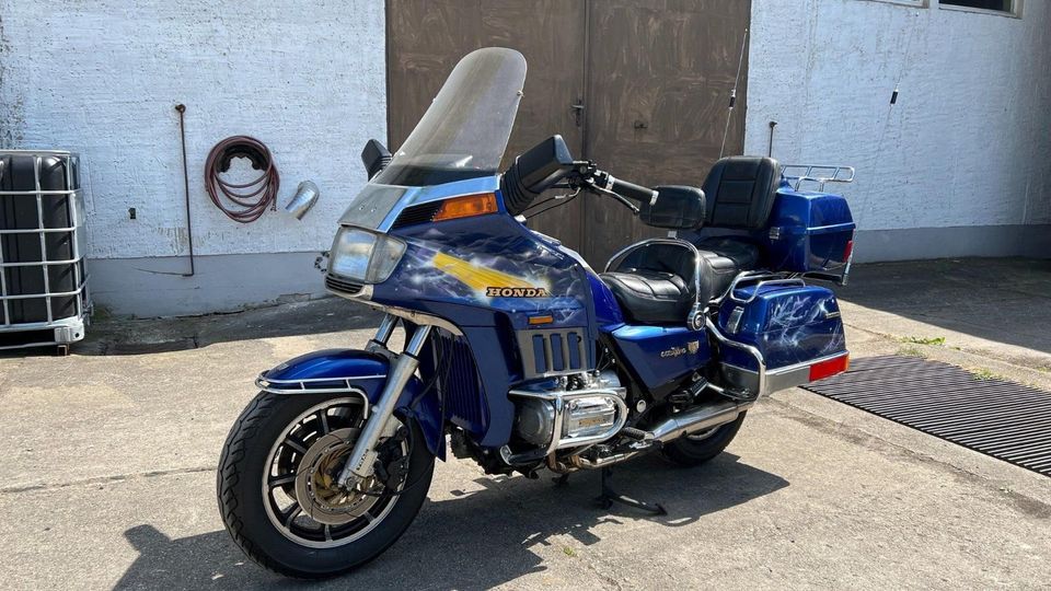 Honda Goldwing GL 1200 Intersate SC14 in Klipphausen