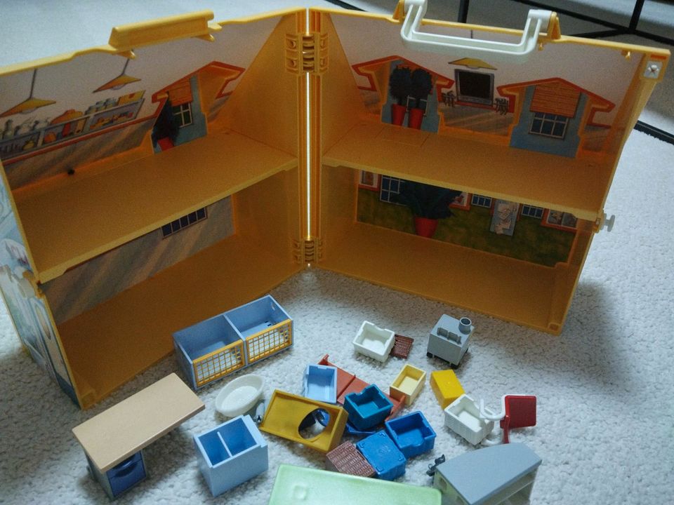 Tragbares Playmobil Haus in Stuttgart