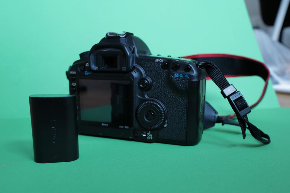 Canon EOS 5D Mark II SLR-Digitalkamera NUR 16.919 Auslösungen in Bonn