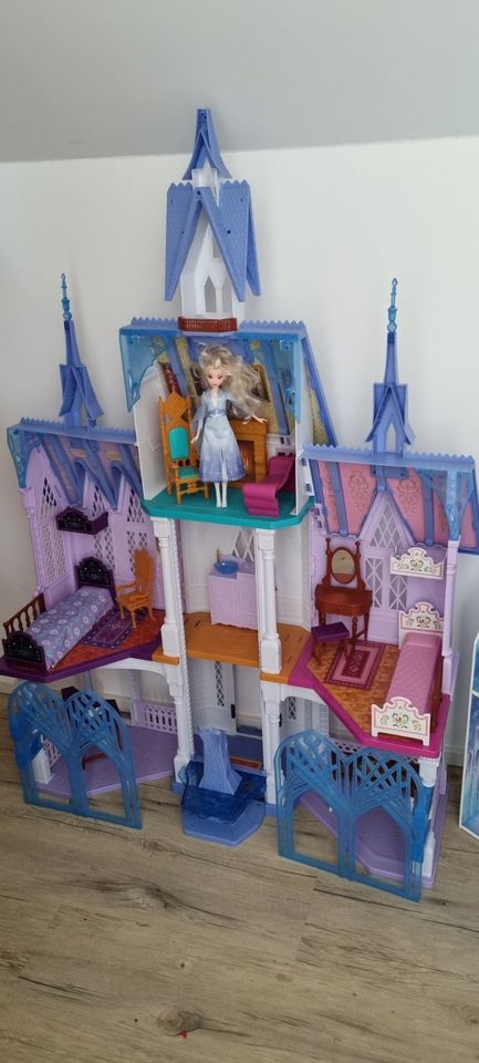 Schloss Frozen für Barbie,  groß in Wedemark