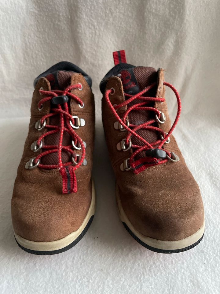 Timberland City Stomper Mid Größe 31 in Ratingen