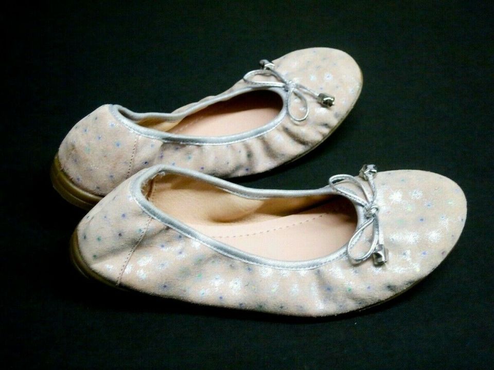 Unisa Mädchen Schuhe / Ballerinas / Halbschuhe, Größe 33, neu in Donauwörth