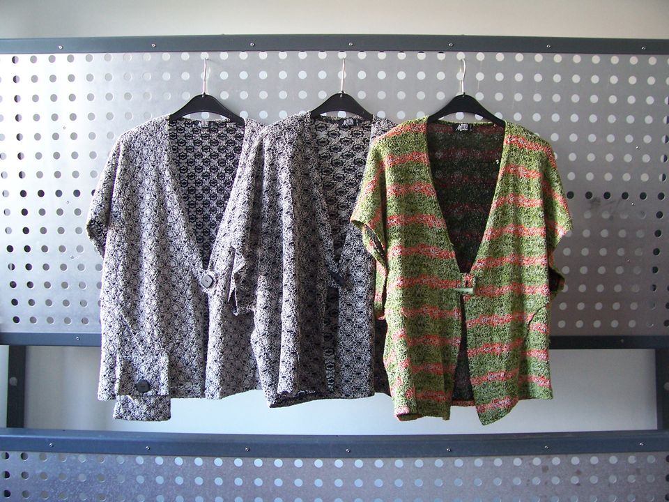 3 Strickjacken Blazer Westen im Set | Vintage-Mode Winter | Gr. M in Berlin