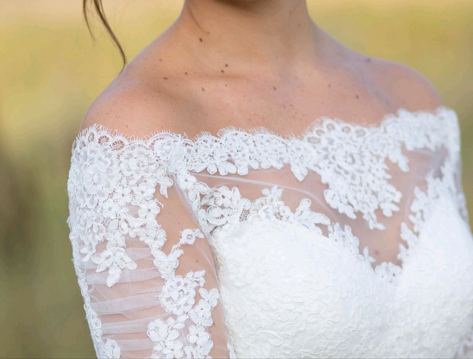 Brautkleid langarm aus Spitze von Vanilla Sposa in Winnigstedt