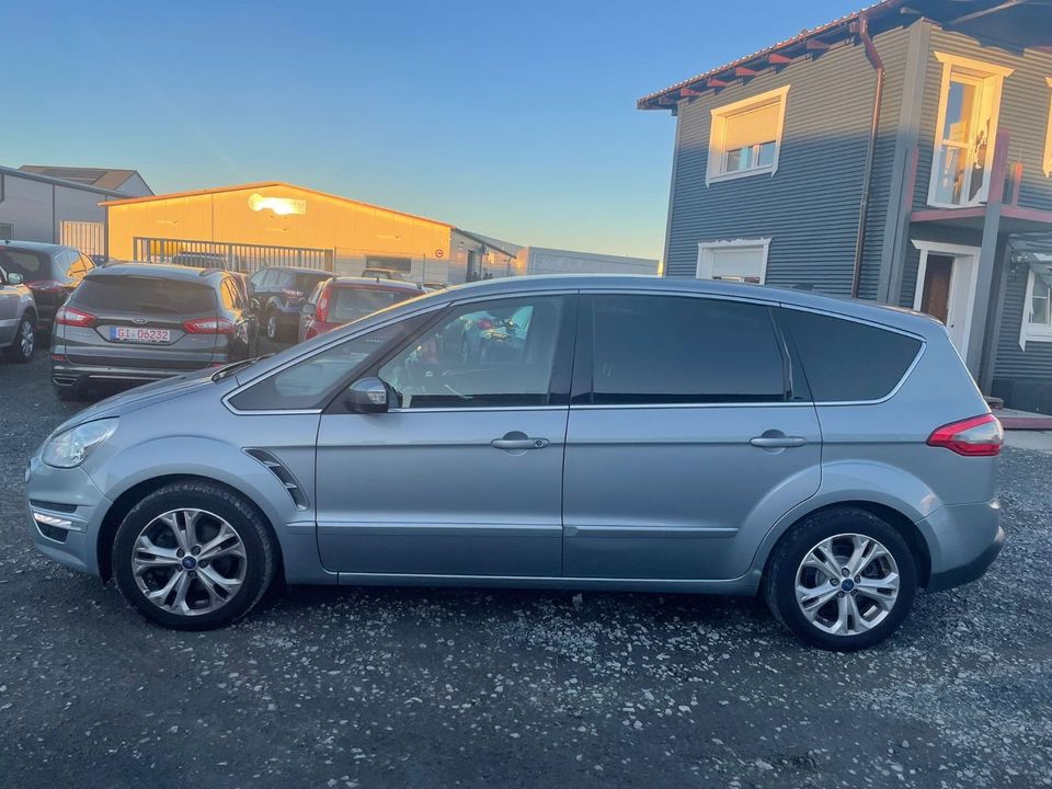 Ford S-Max Titanium in Hungen